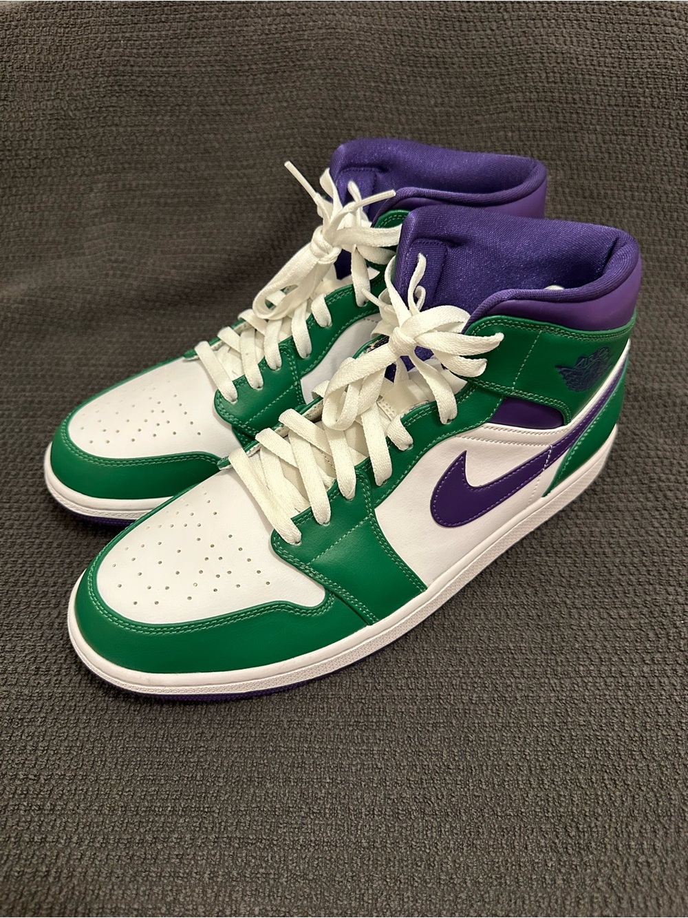 Jordan 1 Mid “Incredible Hulk” Size 12M